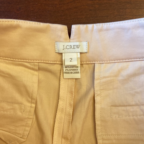 J. CREW Women’s Shorts. EUC. Size 2. Tailored design with flat front - Picture 3 of 9